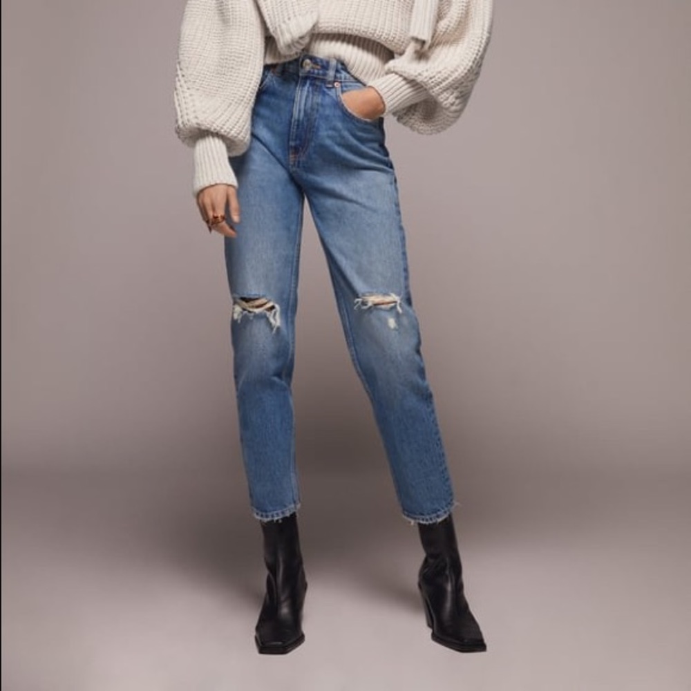 Zara | Distressed straight leg jeans